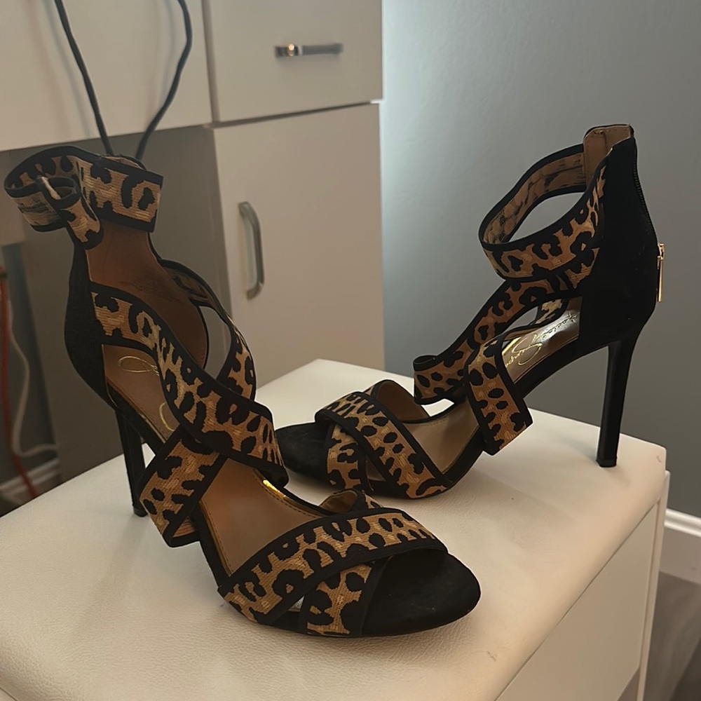 Jessica Simpson heals. Cheetah! Black and tan. Worn once.